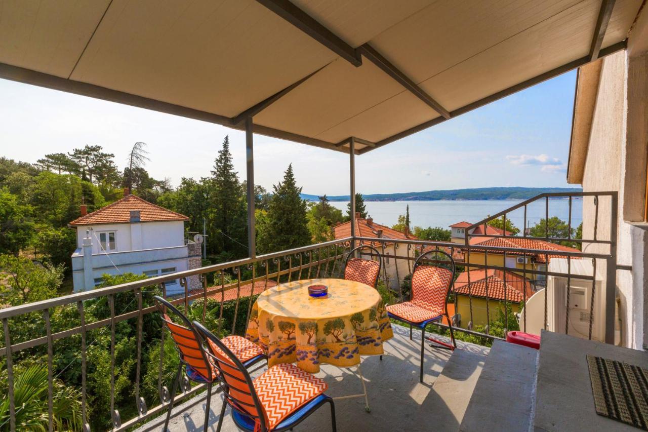 Jasminka Loncaric Apartment Crikvenica Exterior photo